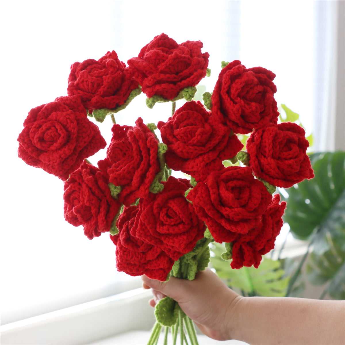 12 pcs Colorful Crochet Pointed-Petal Roses(MAX06)