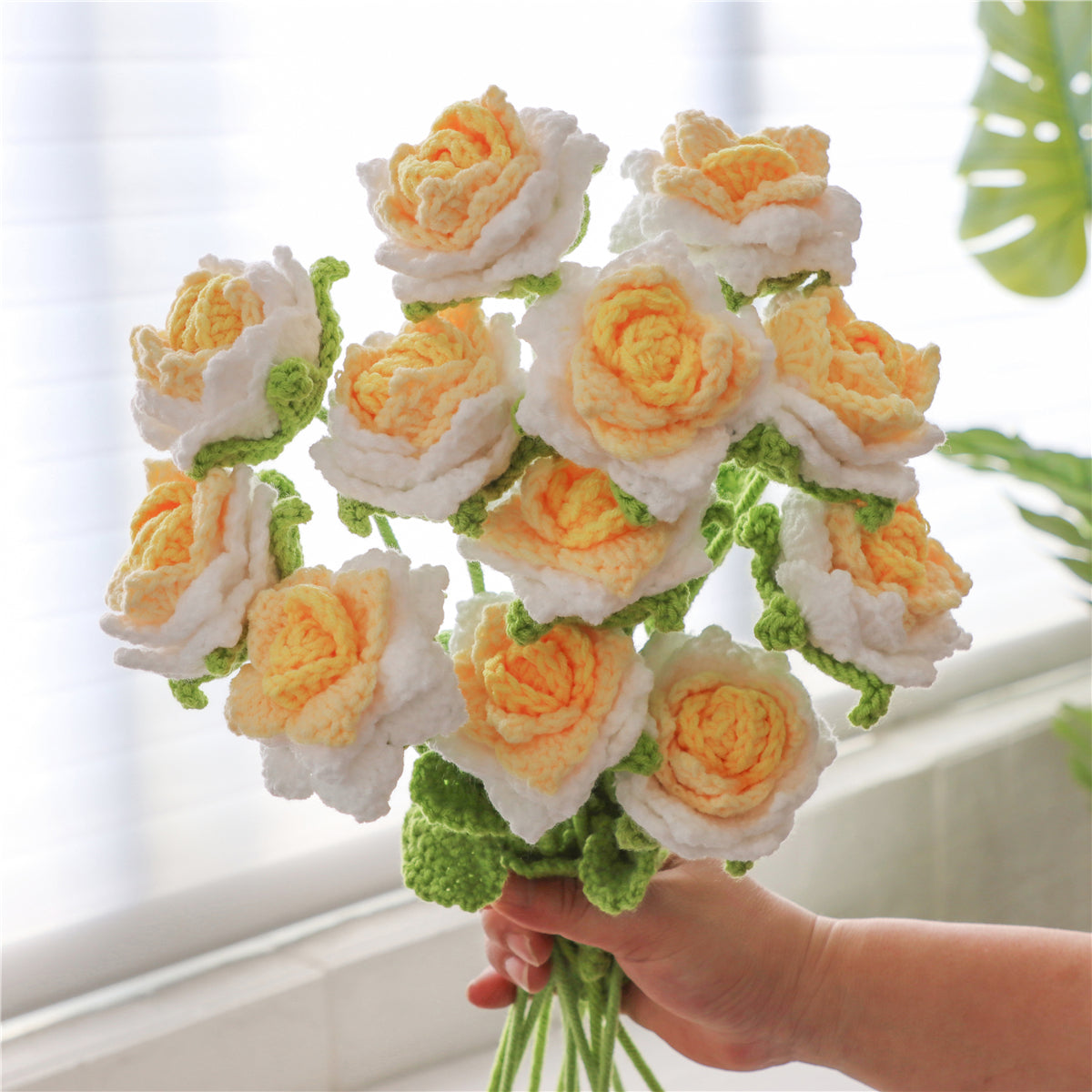 12 pcs Colorful Crochet Pointed-Petal Roses(MAX06)